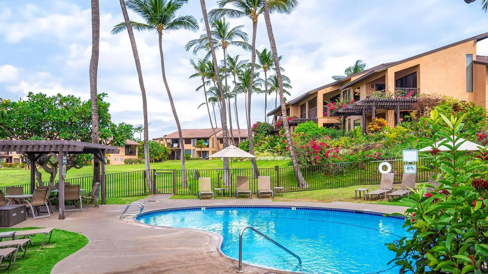New Listing! - Wailea Ekahi 39E - Luxurious Ocean View Condo, Split Ac! ワイレア