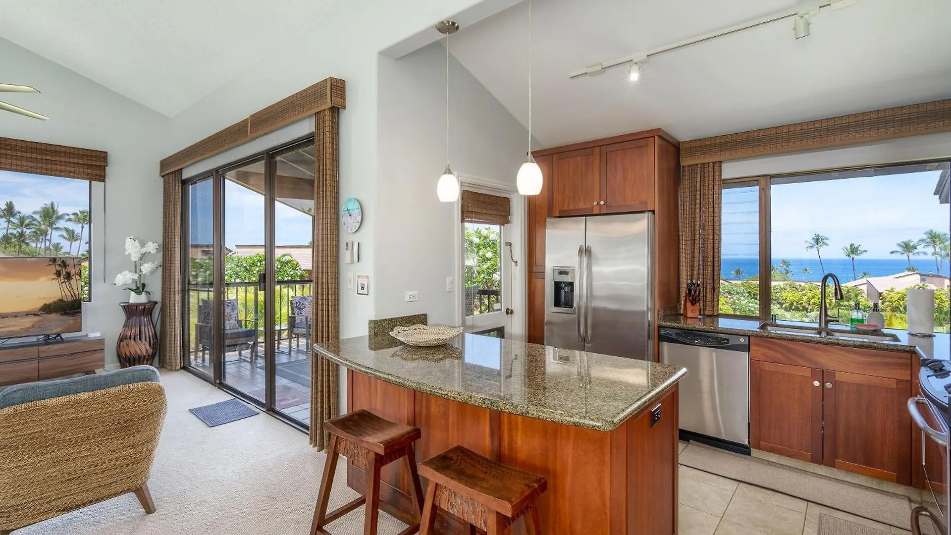 New Listing! - Wailea Ekahi 39E - Luxurious Ocean View Condo, Split Ac! 別荘